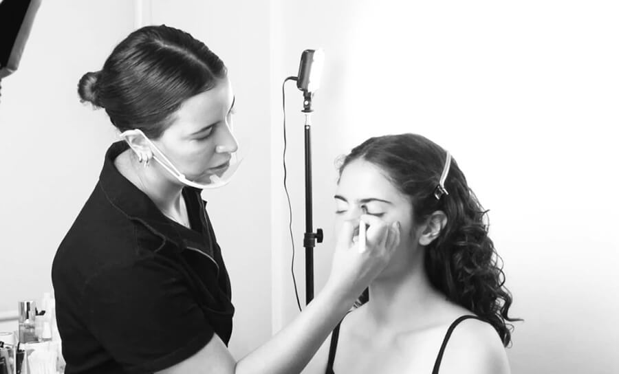 3 formas de empezar una carrera de maquillaje profesional