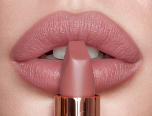Maquillar labios nude